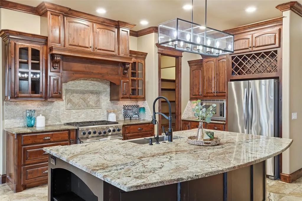 Photo 9 — 22087 Black Walnut Circle, Edmond, OK 73012