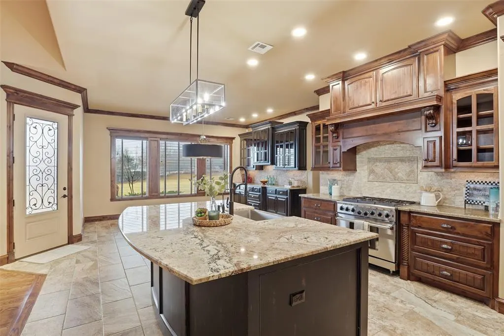 Photo 10 — 22087 Black Walnut Circle, Edmond, OK 73012