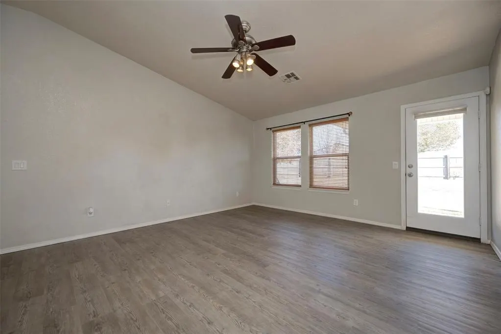 Photo 7 — 9244 Snowberry Drive, Oklahoma City, OK 73165