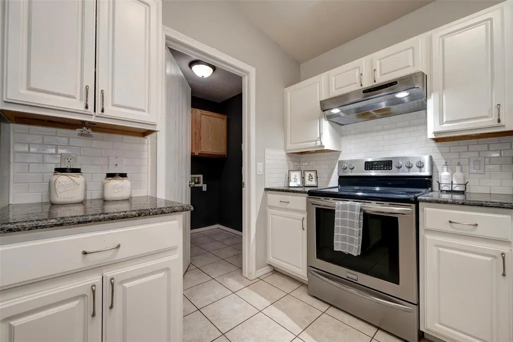 Photo 13 — 9244 Snowberry Drive, Oklahoma City, OK 73165