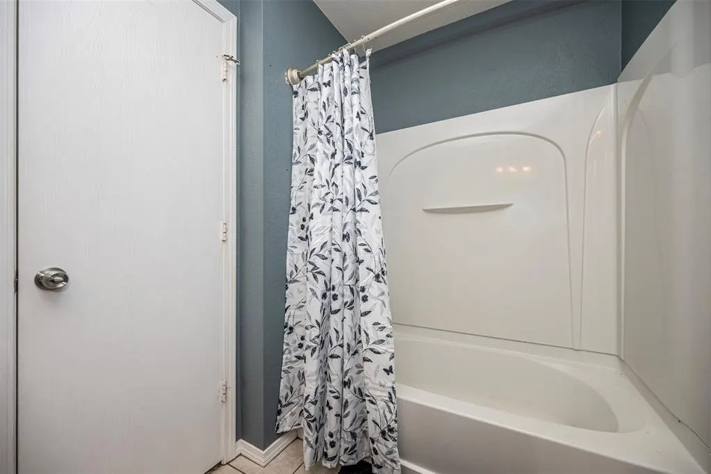 Photo 17 — 9244 Snowberry Drive, Oklahoma City, OK 73165