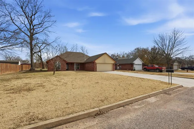 Photo 3 — 1115 N 3rd Avenue, Stroud, OK 74079