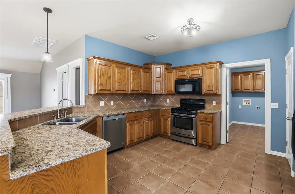 Photo 14 — 1115 N 3rd Avenue, Stroud, OK 74079