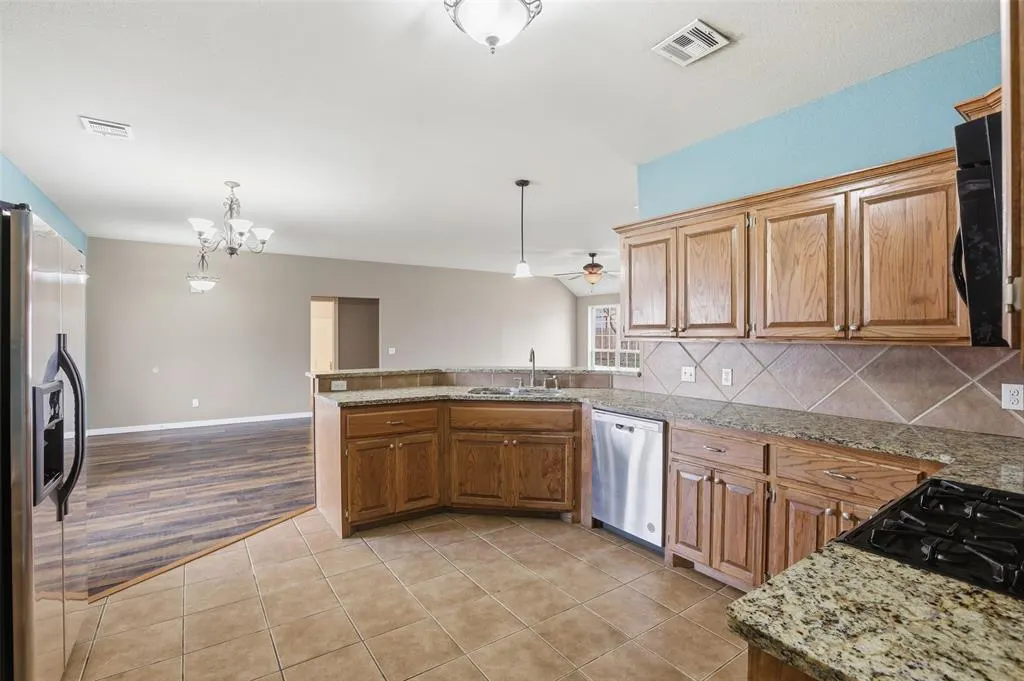 Photo 15 — 1115 N 3rd Avenue, Stroud, OK 74079