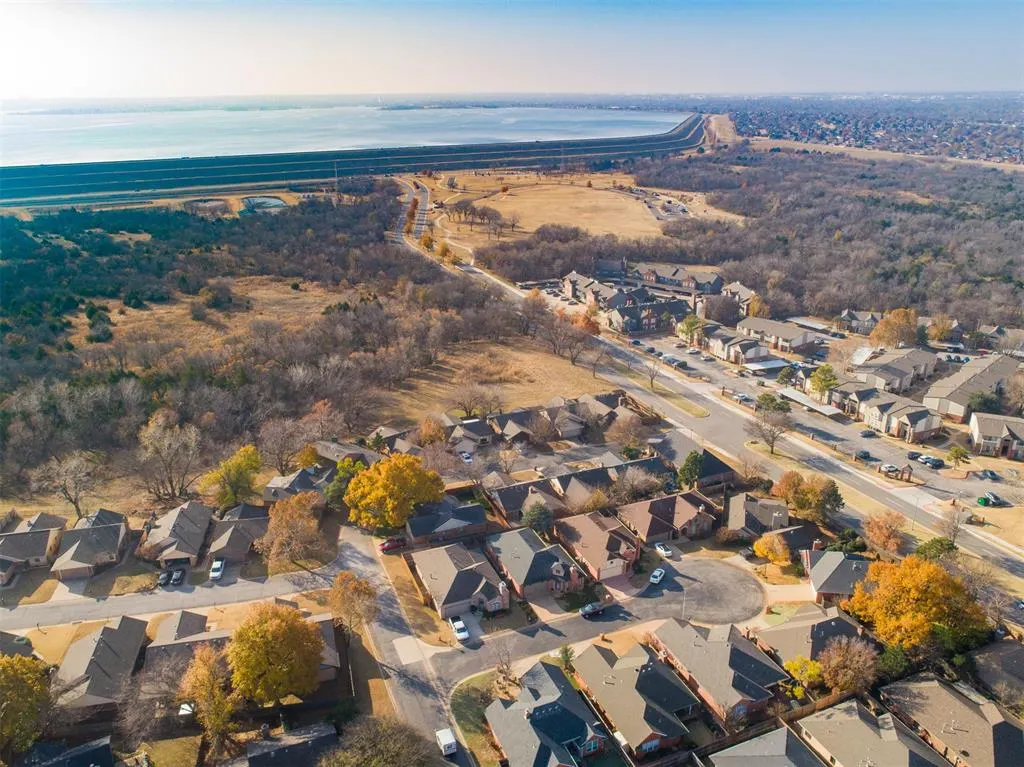 Photo 2 — 4437 Alturas Court, Oklahoma City, OK 73120