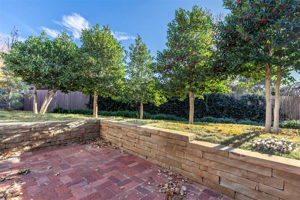 Photo 6 — 4437 Alturas Court, Oklahoma City, OK 73120