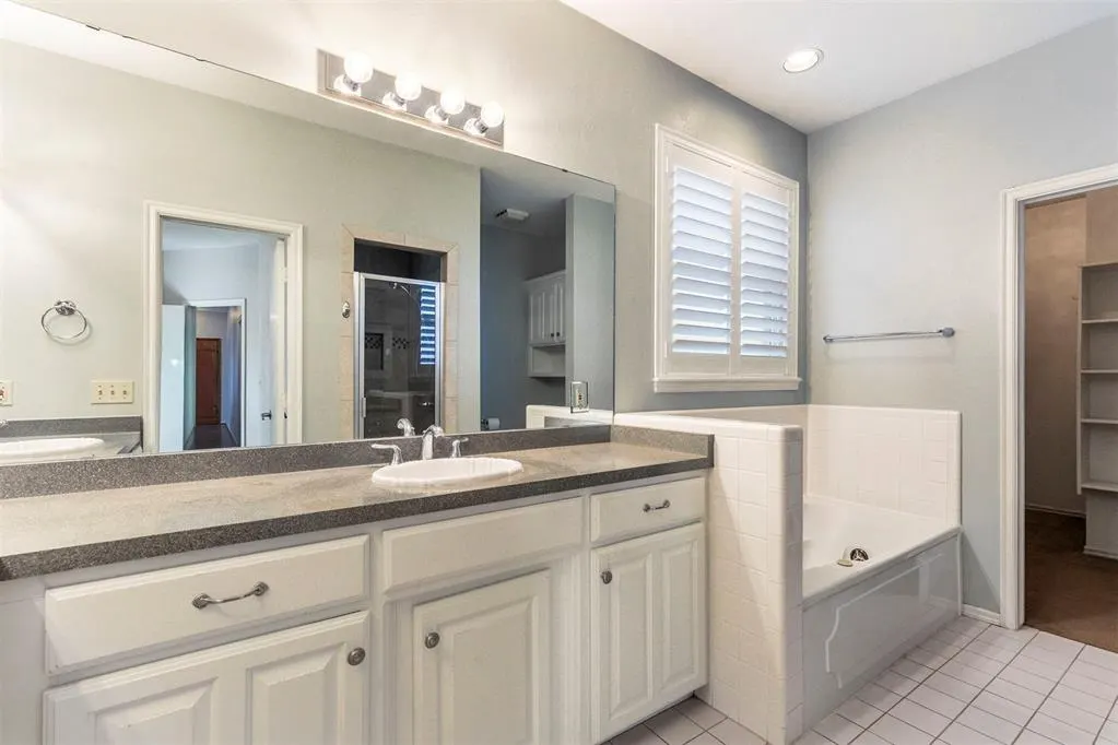 Photo 14 — 4437 Alturas Court, Oklahoma City, OK 73120