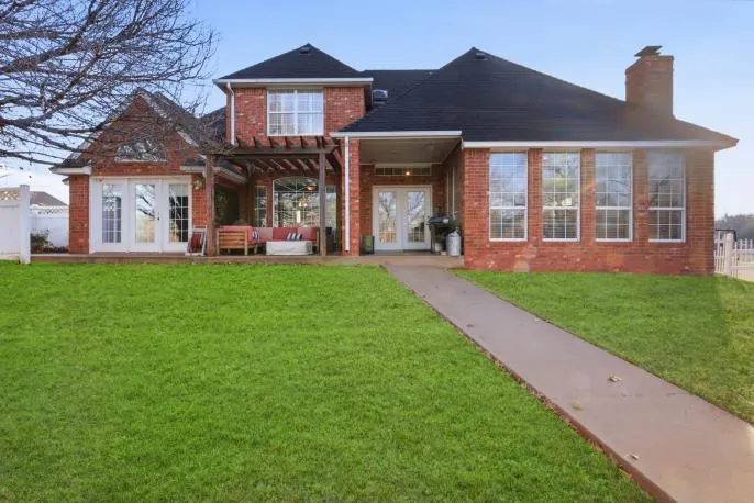 Photo 40 — 2432 Sunup Drive, Clinton, OK 73601