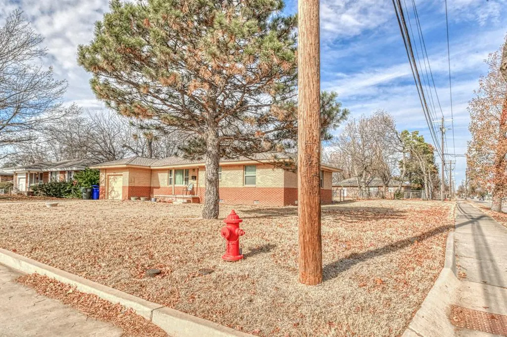 Photo 3 — 1203 Barbour Street, Norman, OK 73069