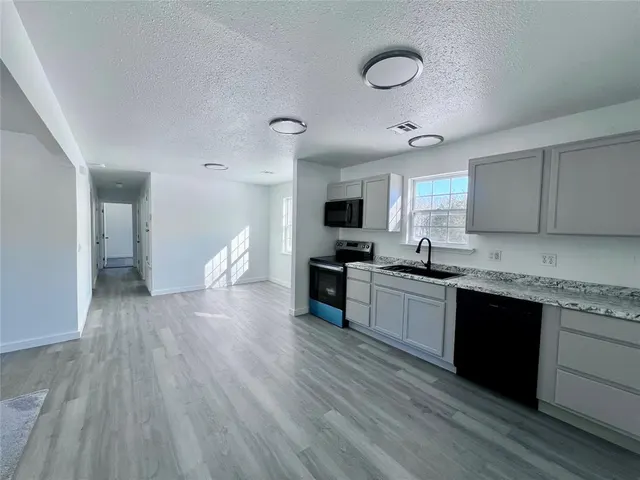 Photo 5 — 511 N Olive, Stratford, OK 74872