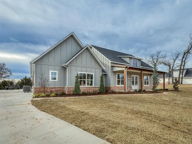 Photo 2 — 21246 Reserve Circle, Harrah, OK 73045