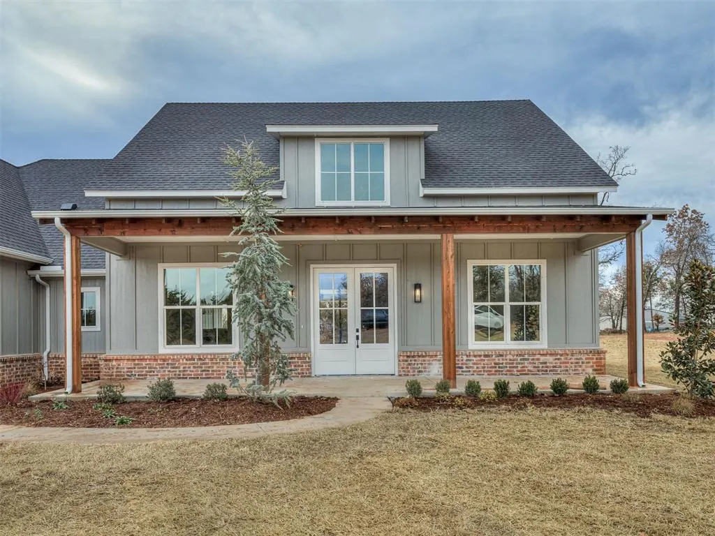 Photo 3 — 21246 Reserve Circle, Harrah, OK 73045