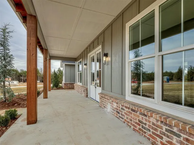 Photo 5 — 21246 Reserve Circle, Harrah, OK 73045