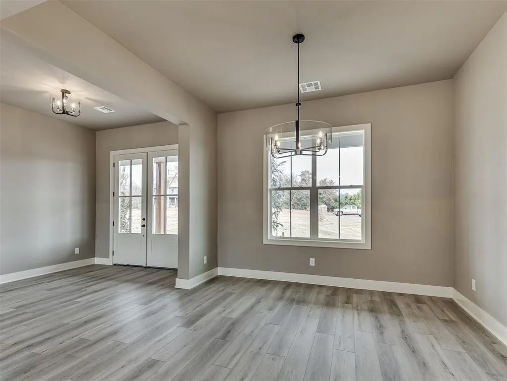Photo 11 — 21246 Reserve Circle, Harrah, OK 73045
