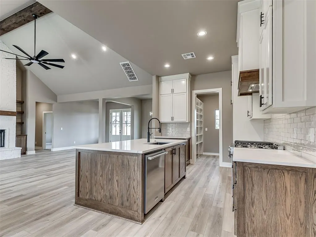 Photo 17 — 21246 Reserve Circle, Harrah, OK 73045