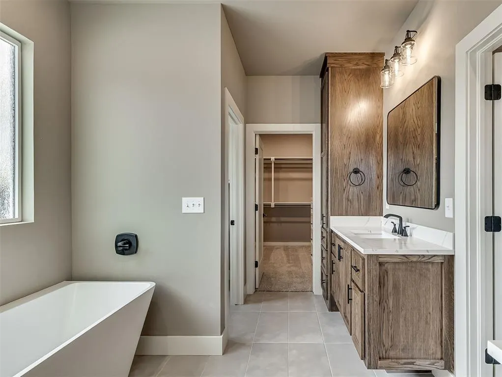 Photo 28 — 21246 Reserve Circle, Harrah, OK 73045