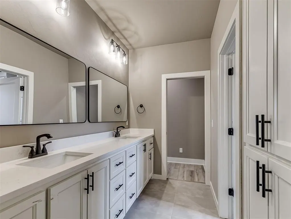 Photo 33 — 21246 Reserve Circle, Harrah, OK 73045