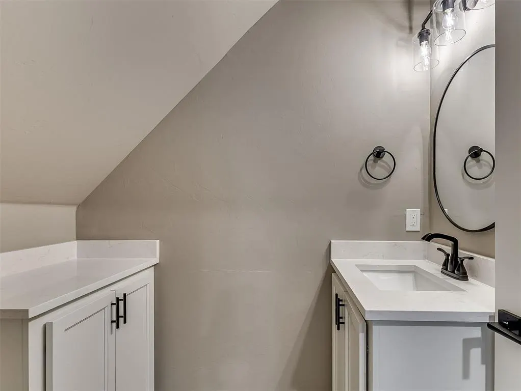 Photo 42 — 21246 Reserve Circle, Harrah, OK 73045