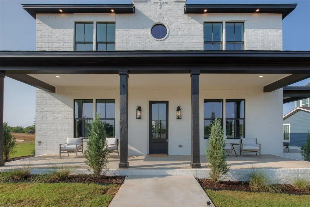 Photo 2 — 18450 Sweetwater Lane, Norman, OK 73072