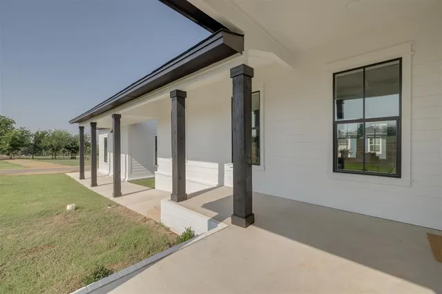 Photo 7 — 18450 Sweetwater Lane, Norman, OK 73072