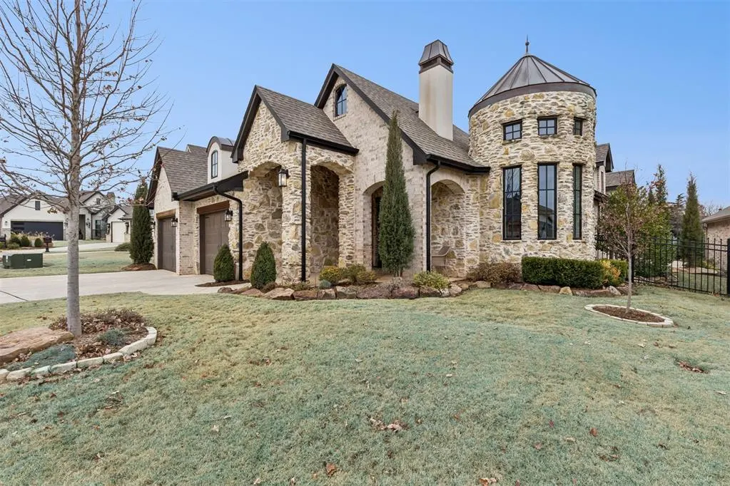 Front exterior — 5541 Cottontail Lane, Edmond, OK 73025