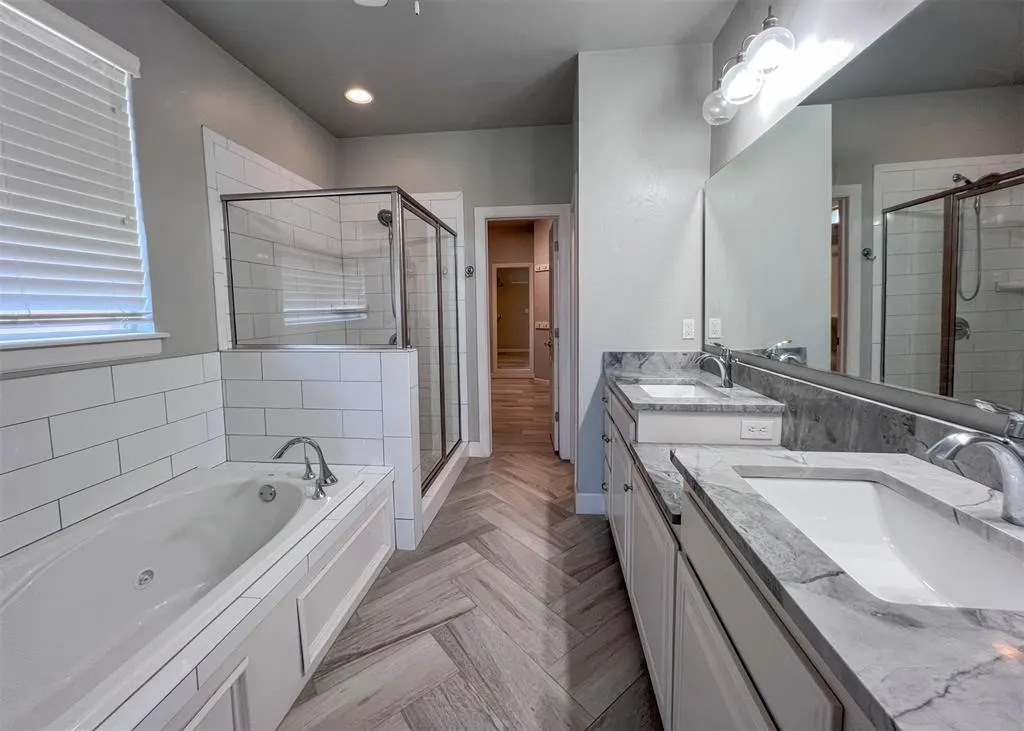 Photo 13 — 13601 Cobblestone Curve Road, Oklahoma City, OK 73142