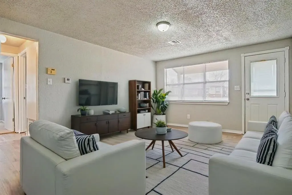 Photo 2 — 1165 SE 19th Street, Oklahoma City, OK 73129