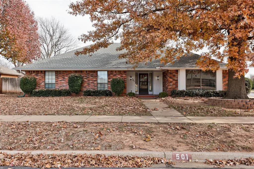 Front exterior — 501 Quail Ridge Road, Norman, OK 73072