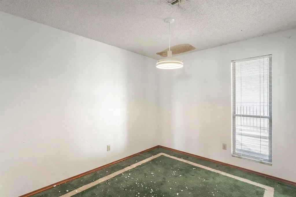 Photo 5 — 915 NW 7th Street 205, Oklahoma City, OK 73106