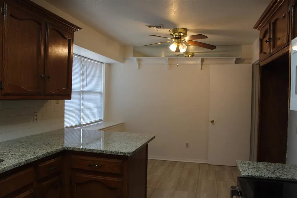Photo 14 — 10601 Songbird Lane, Midwest City, OK 73130