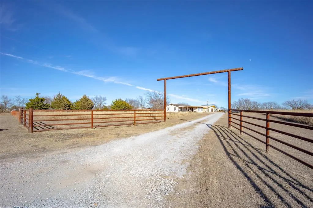 Photo 3 — 23283 N County 3310 Road, Wynnewood, OK 73098