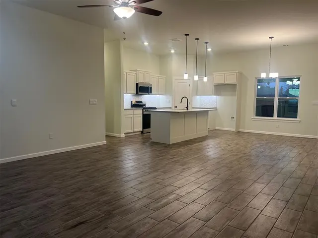 Photo 3 — 1007 SE 16th Terrace, Newcastle, OK 73065