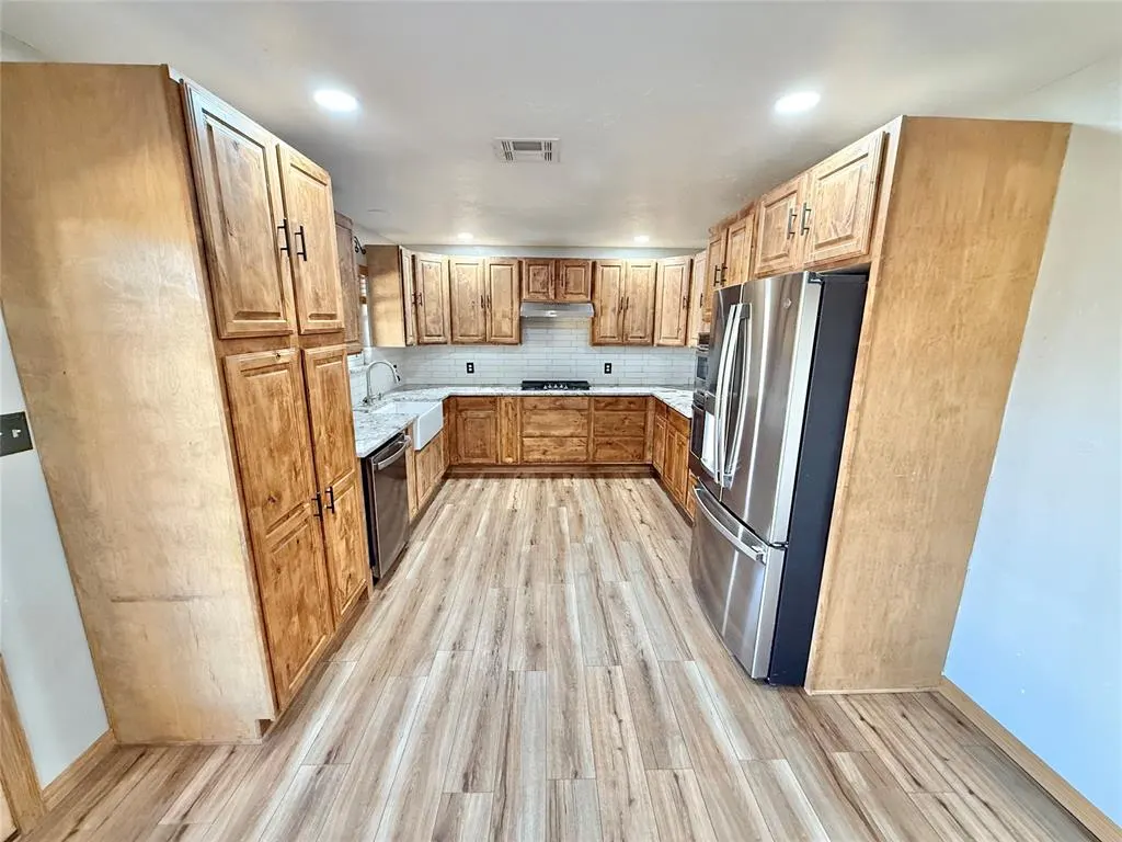 Photo 5 — 1531 Lincoln Street, Altus, OK 73521