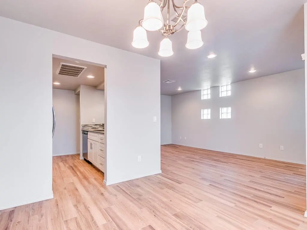 Photo 20 — 931 NW 7th Street 100, Oklahoma City, OK 73106