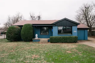 Sold home at 3501 N Rockwell Avenue