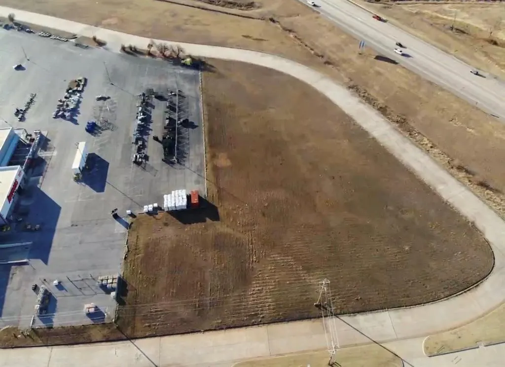 Photo 7 — Ponderosa Drive, Chickasha, OK 73018