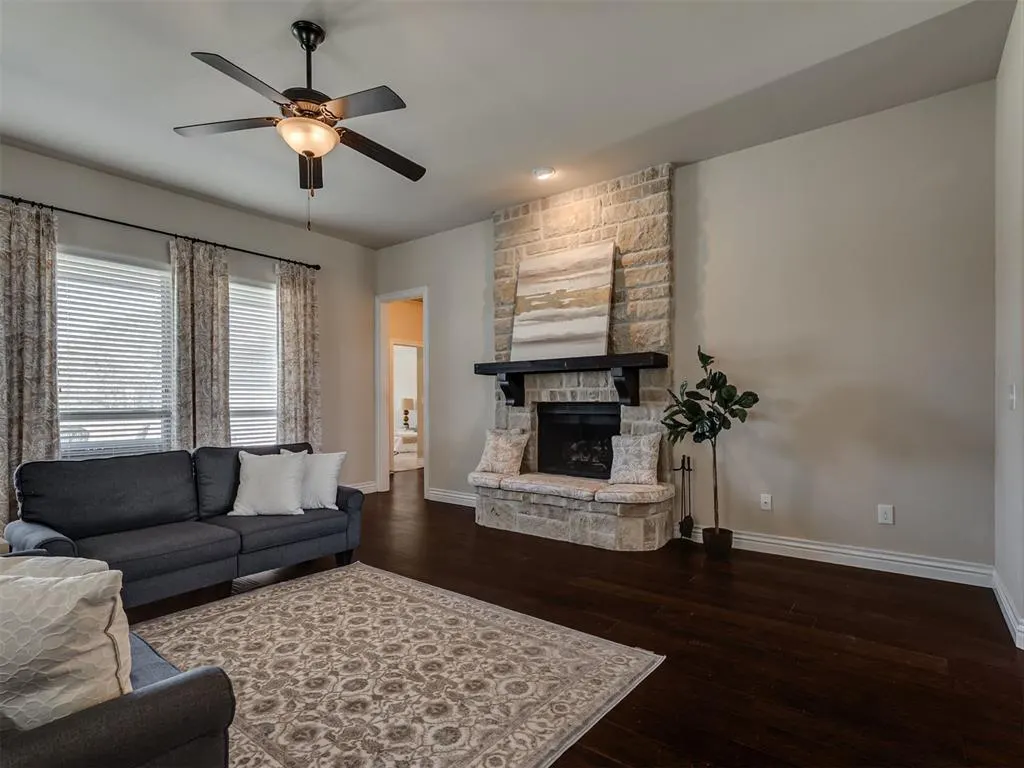 Photo 9 — 927 Fox Drive, Choctaw, OK 73020