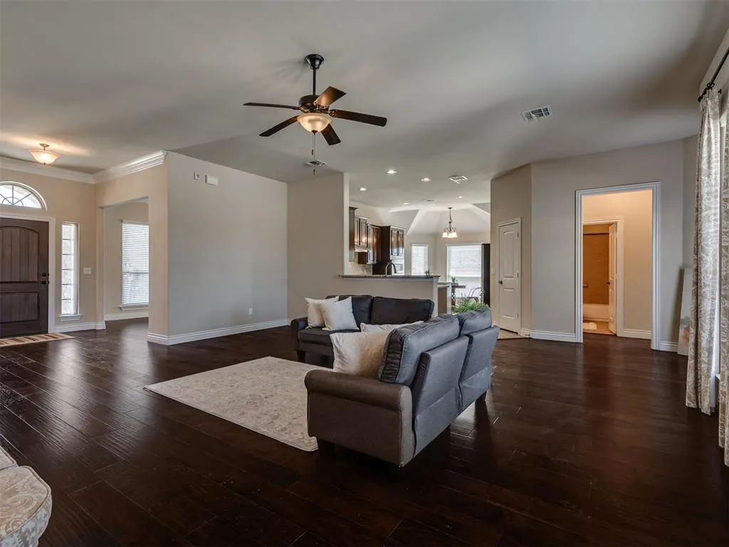 Photo 10 — 927 Fox Drive, Choctaw, OK 73020