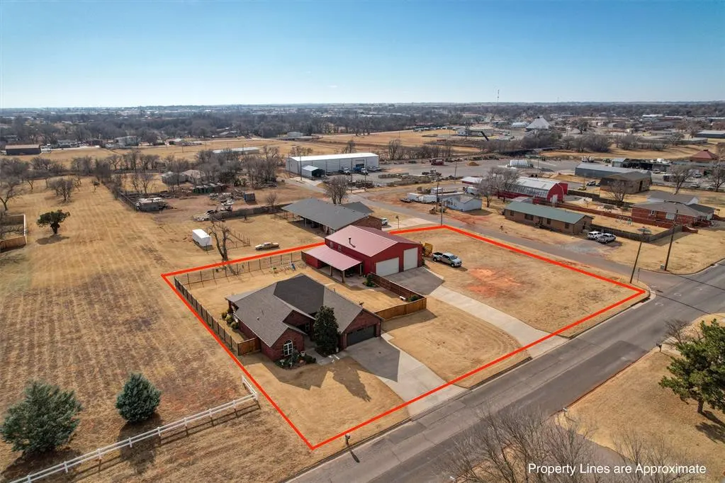 Photo 41 — 606 E 3rd Street, Elk City, OK 73644