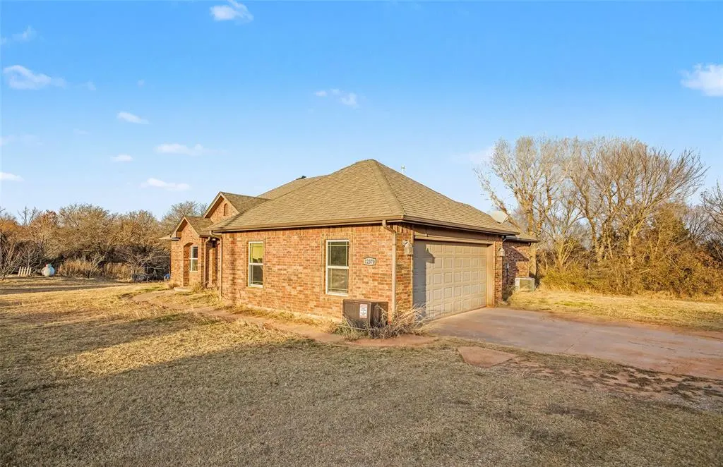 Photo 2 — 12370 Spruce Road, Lindsay, OK 73052