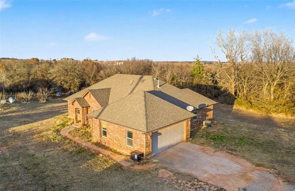 Photo 3 — 12370 Spruce Road, Lindsay, OK 73052