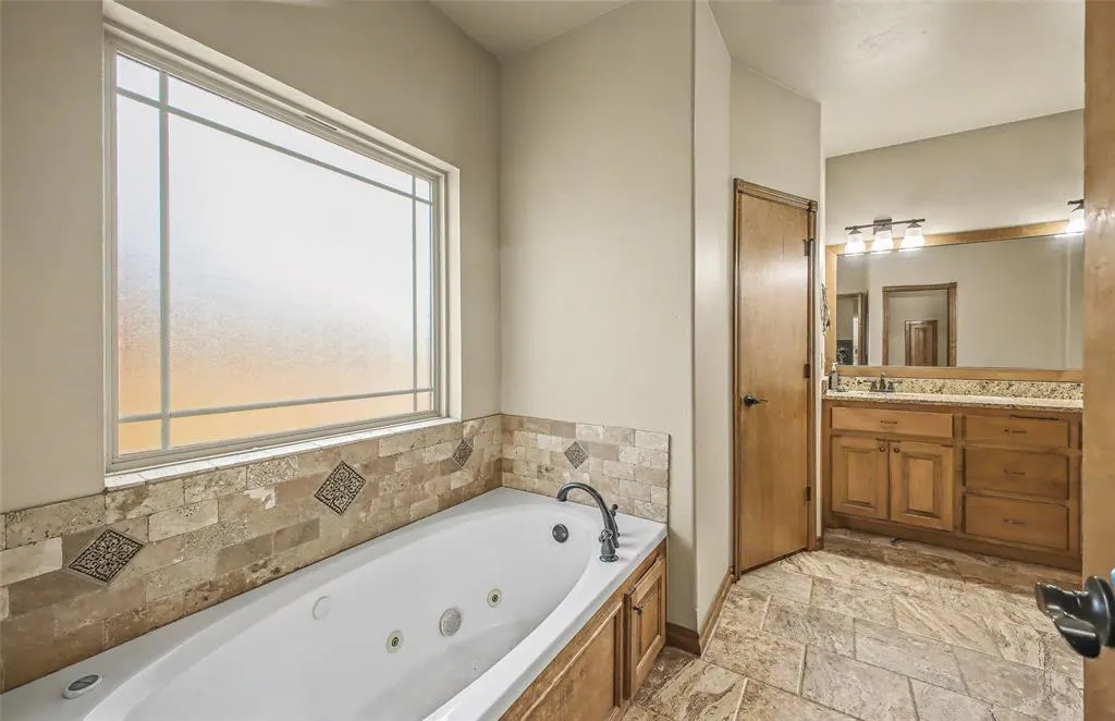 Photo 10 — 12370 Spruce Road, Lindsay, OK 73052
