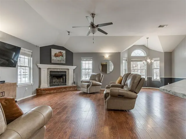 Photo 7 — 5879 Mockingbird Lane, Blanchard, OK 73010