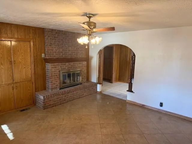 Photo 2 — 410 W Creek Street, Lindsay, OK 73052