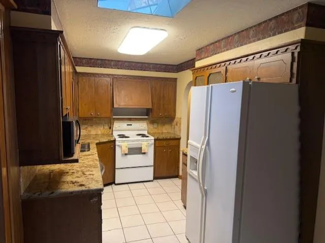 Photo 3 — 410 W Creek Street, Lindsay, OK 73052