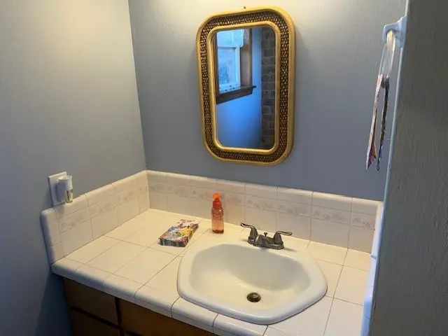 Photo 6 — 410 W Creek Street, Lindsay, OK 73052