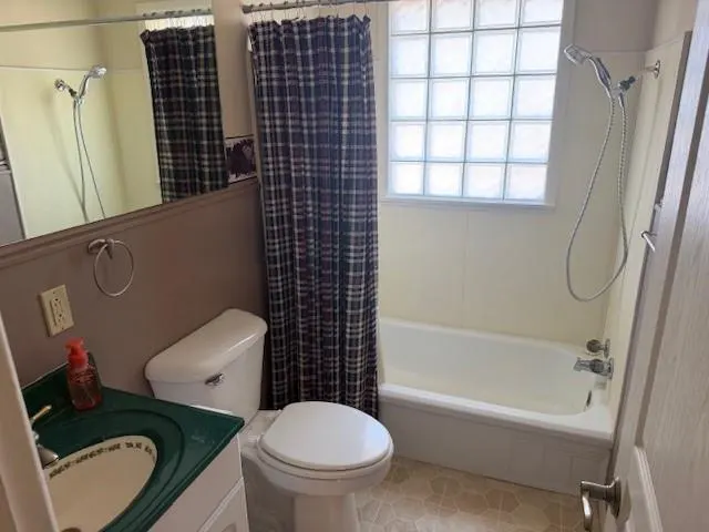 Photo 14 — 410 W Creek Street, Lindsay, OK 73052