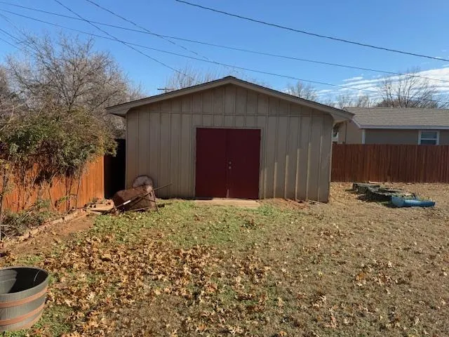 Photo 18 — 410 W Creek Street, Lindsay, OK 73052