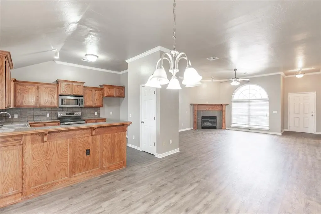 Photo 10 — 8016 Breezewood Drive, Oklahoma City, OK 73135