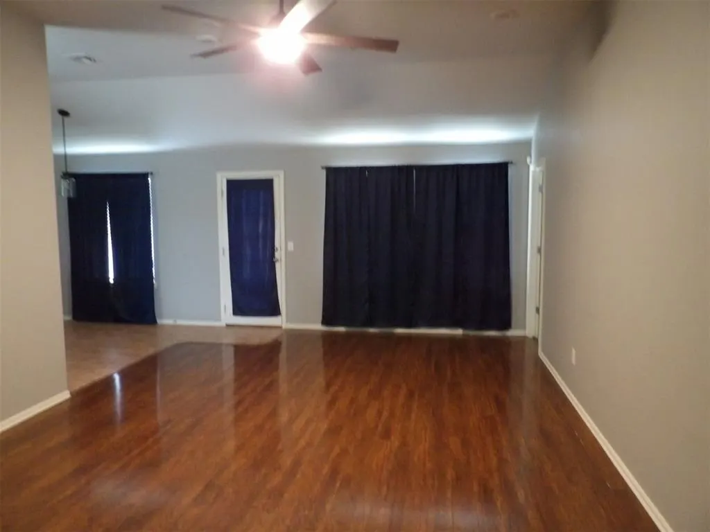 Photo 2 — 4405 Apple Blossom Circle, Moore, OK 73160